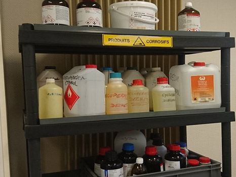 Flacons de résidus de laboratoire